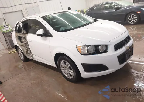2015 Chevrolet Sonic Lt Auto z USA, uszkodzony, nr VIN 1G1JC5SH5F4161501